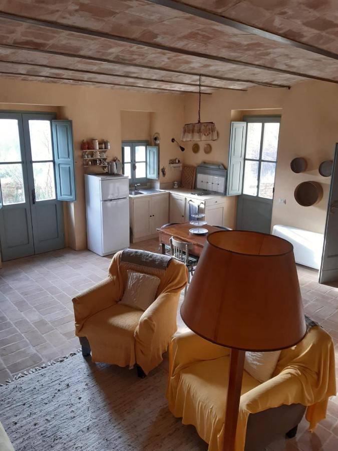 Borgo Cardaneto Bed & Breakfast Монтоне Екстериор снимка