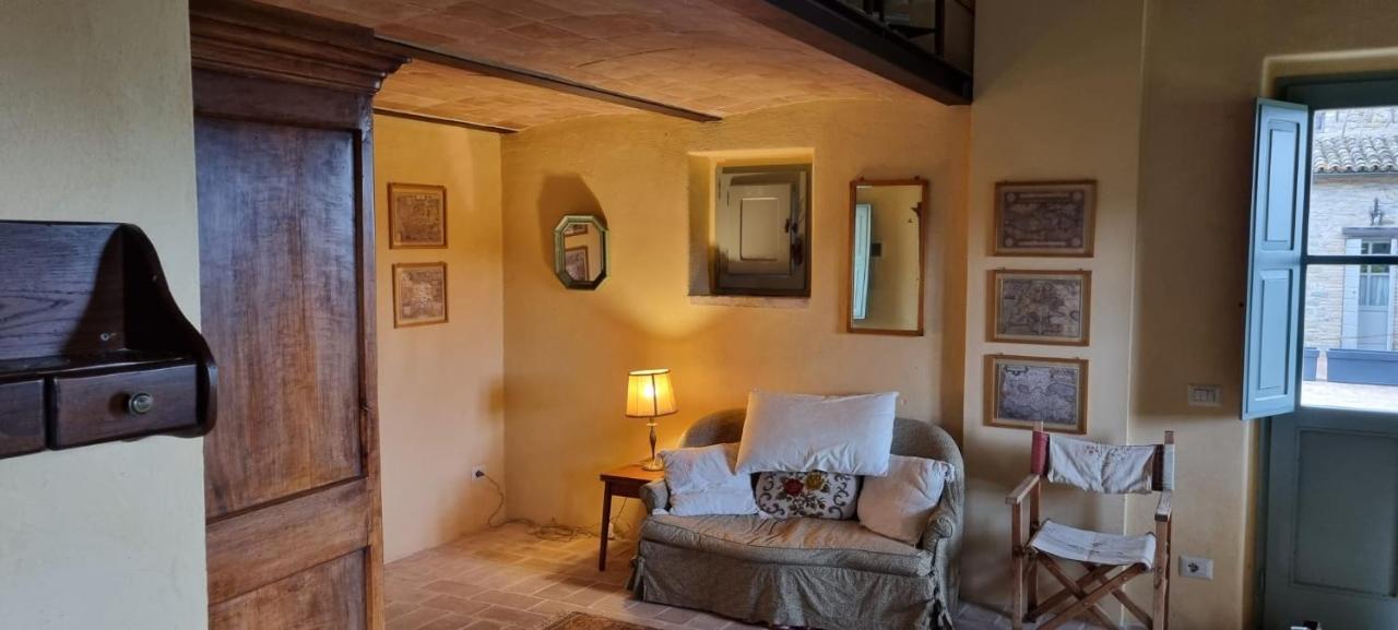 Borgo Cardaneto Bed & Breakfast Монтоне Екстериор снимка