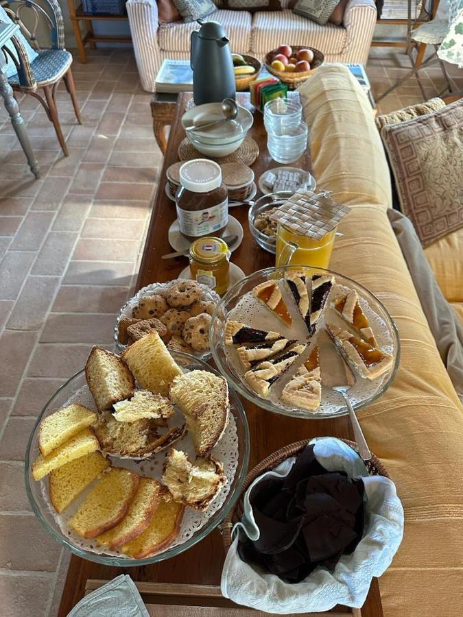 Borgo Cardaneto Bed & Breakfast Монтоне Екстериор снимка